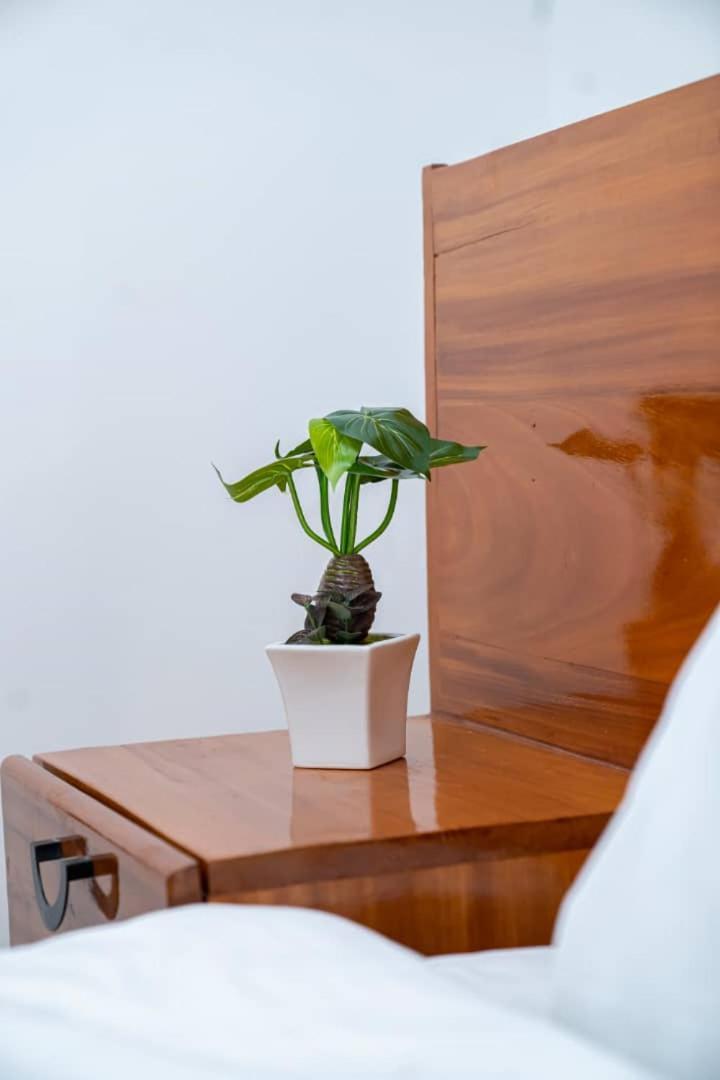 Unit Number 1 Apartman Nkunjila Kültér fotó