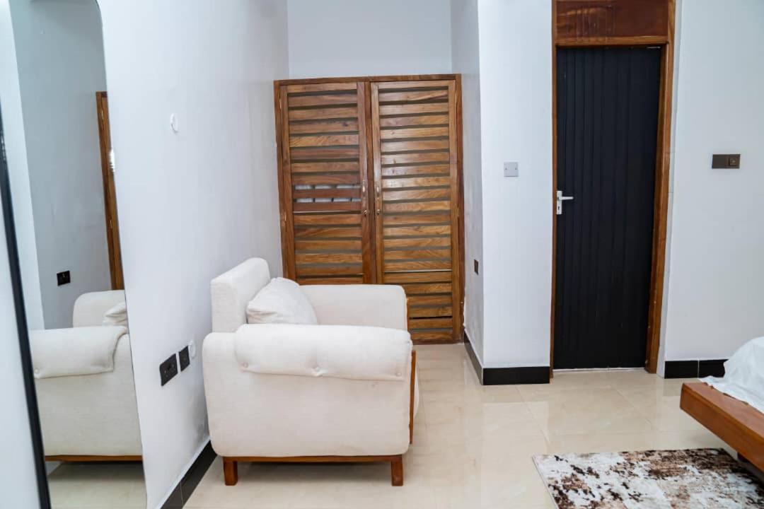 Unit Number 1 Apartman Nkunjila Kültér fotó