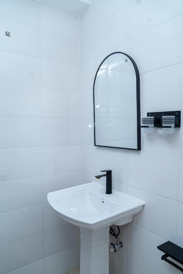 Unit Number 1 Apartman Nkunjila Kültér fotó